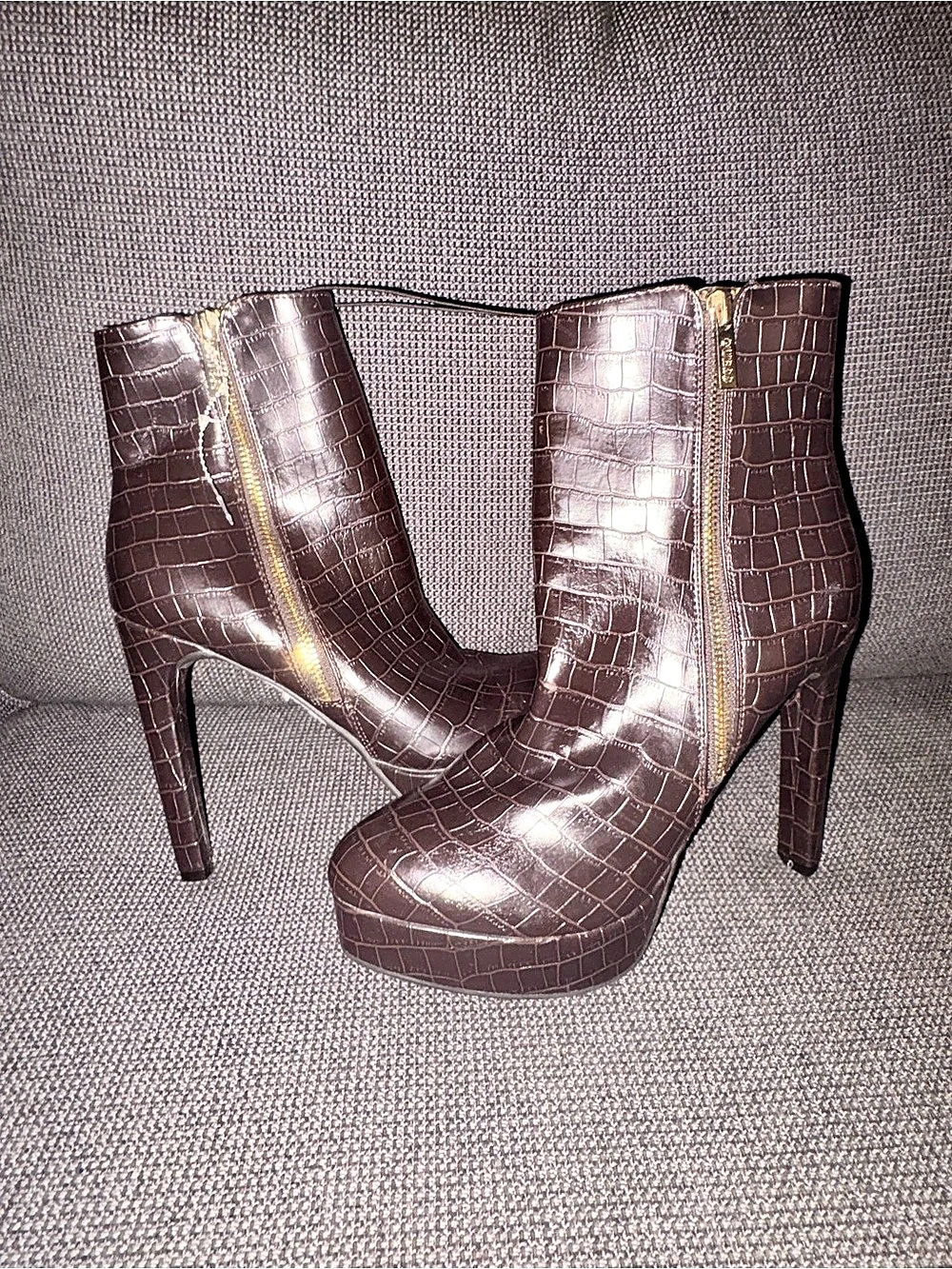 Guess Crocodile Embossed Platform Heeled Boots Brown US 7.5